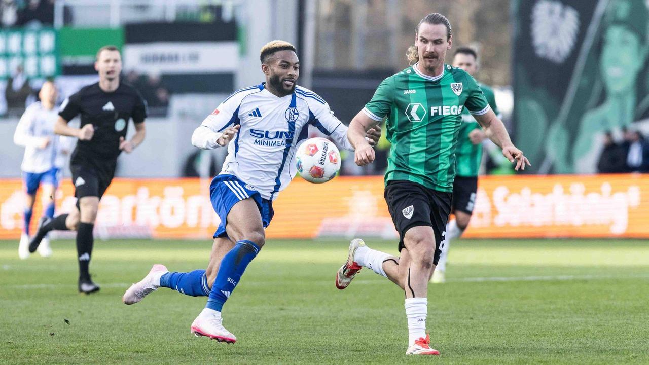 S04 lange in Überzahl: Turbulente Nullnummer zwischen Münster und Schalke