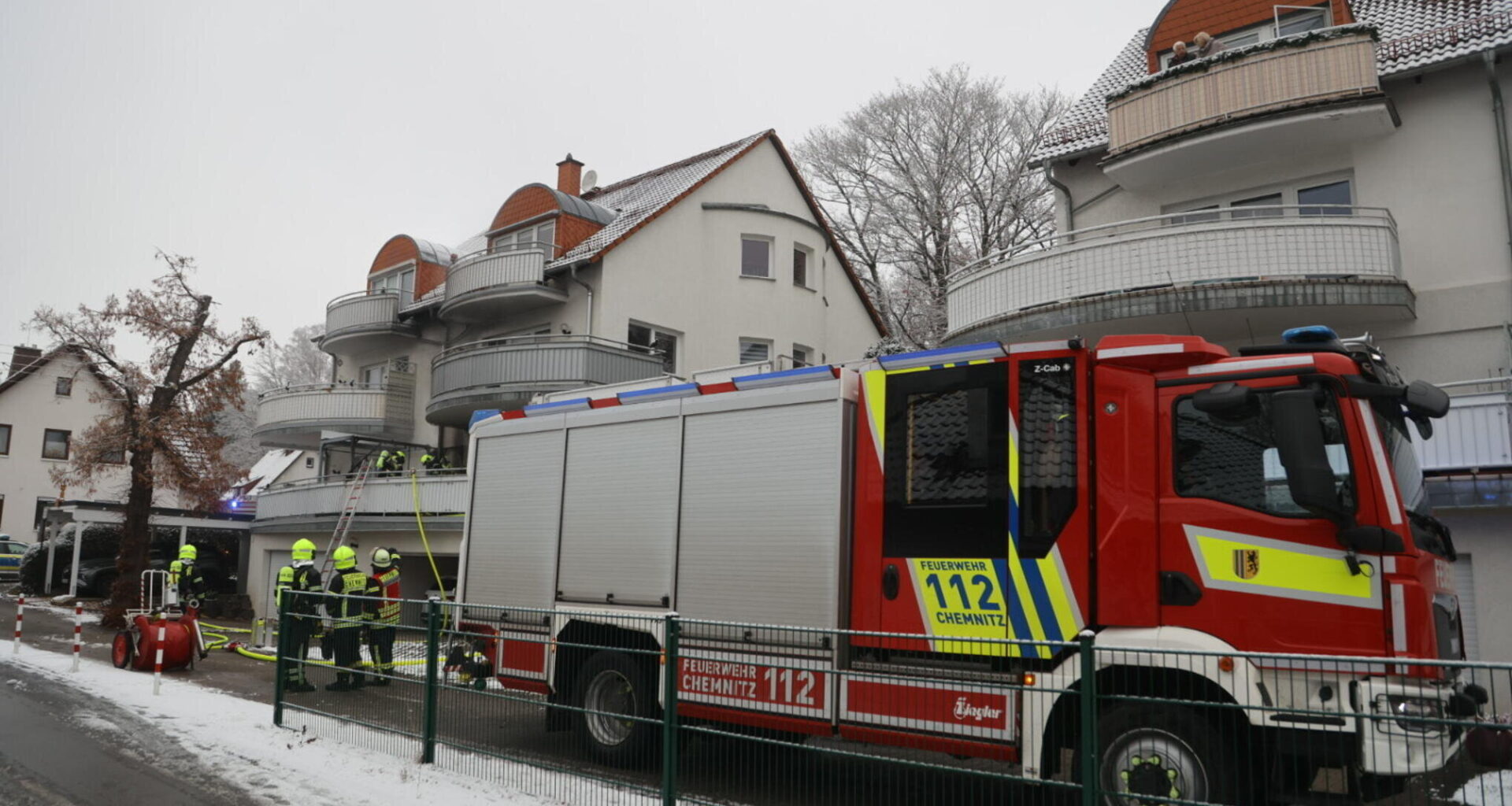 Balkon in Schönau brennt