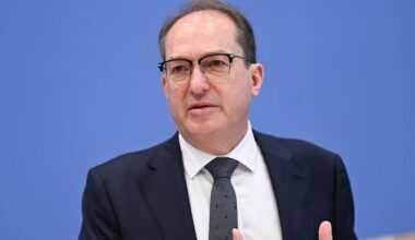 Migration: Fast ein Fünftel mehr Abschiebungen als im Vorjahr