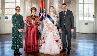 Ministerpräsident Rhein empfängt hessische Hoheiten im Schloss