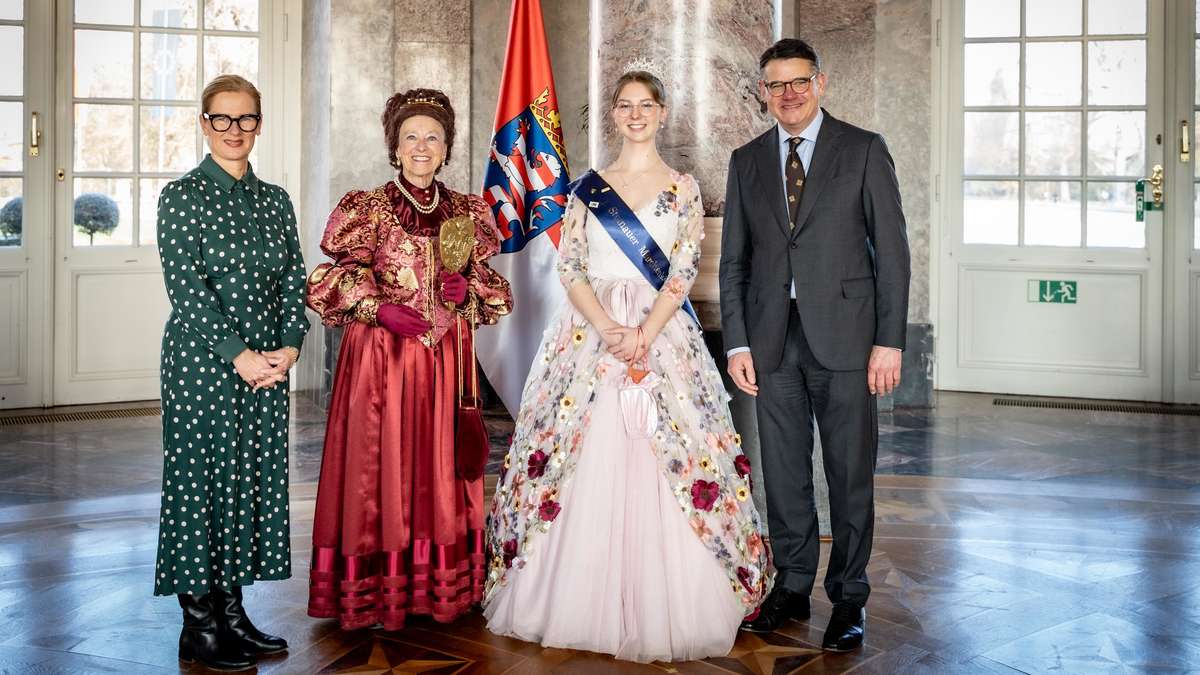 Ministerpräsident Rhein empfängt hessische Hoheiten im Schloss