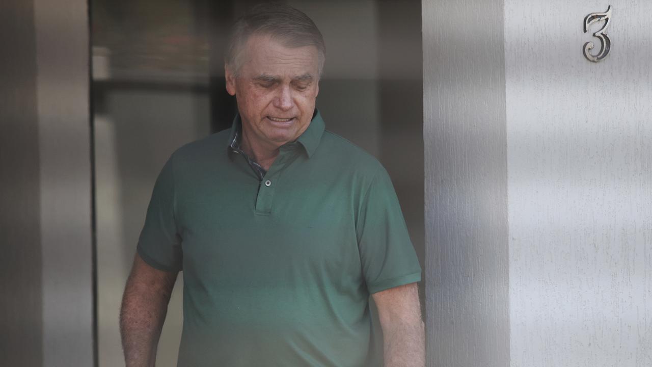 Bolsonaro will seine Fußfessel wegen "Paranoia" beschädigt haben