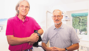 Zahnarzt Arne Kassbaum übergibt seine Praxis an den familiengeführten Praxisverbund Dentalhouse. Dieser steht für eine moderne Zahnmedizin mit familiärem Miteinander.