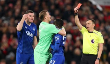 Premier League - Rote Karte nach Ohrfeige gegen Mitspieler