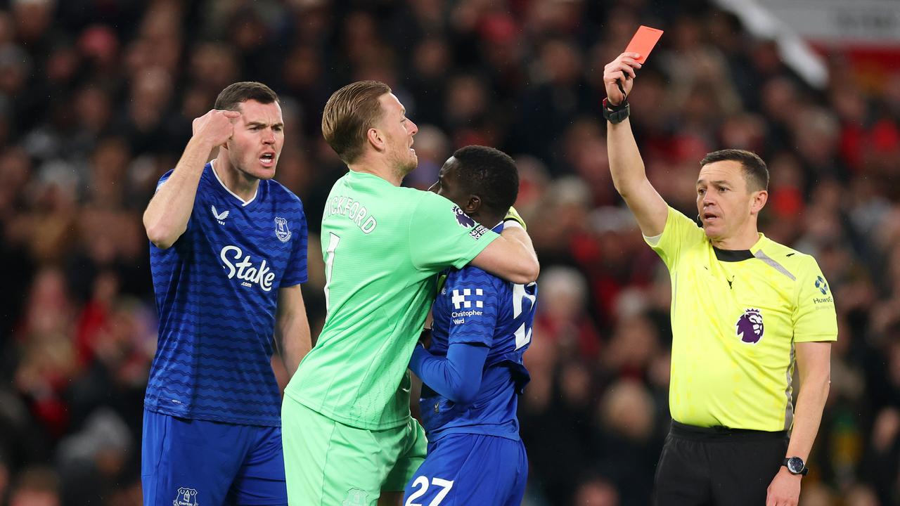 Premier League - Rote Karte nach Ohrfeige gegen Mitspieler