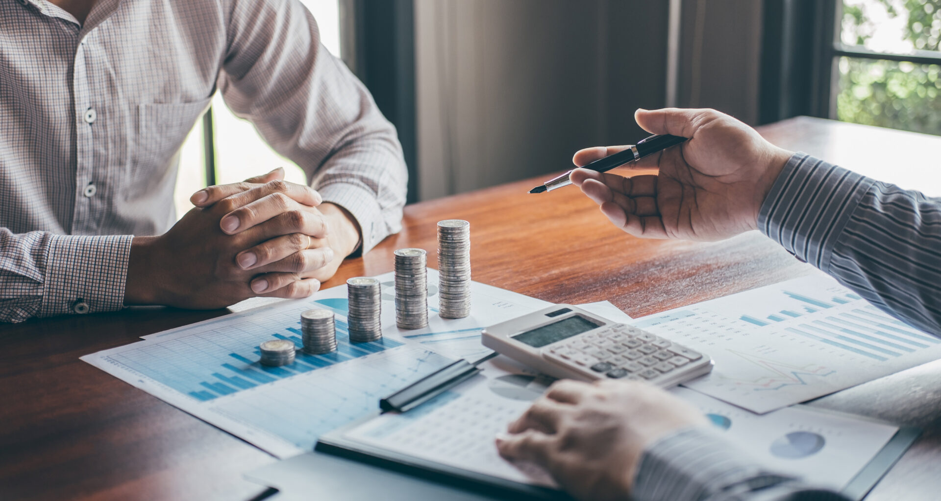 Britische Regierung veröffentlicht Haushaltsplanung bis 2029/30