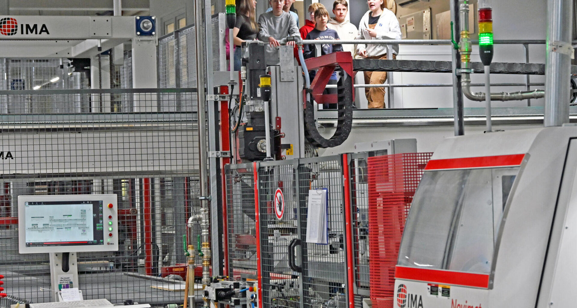 Niederwiesaer Schüler erleben Produktionsalltag bei Küchenbauer