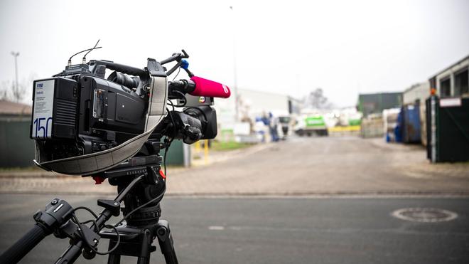 Bremen: An unbekannter Stelle auf dem Gelände eines Entsorgungsbetriebes ist ein toter Säugling im Müll gefunden worden.