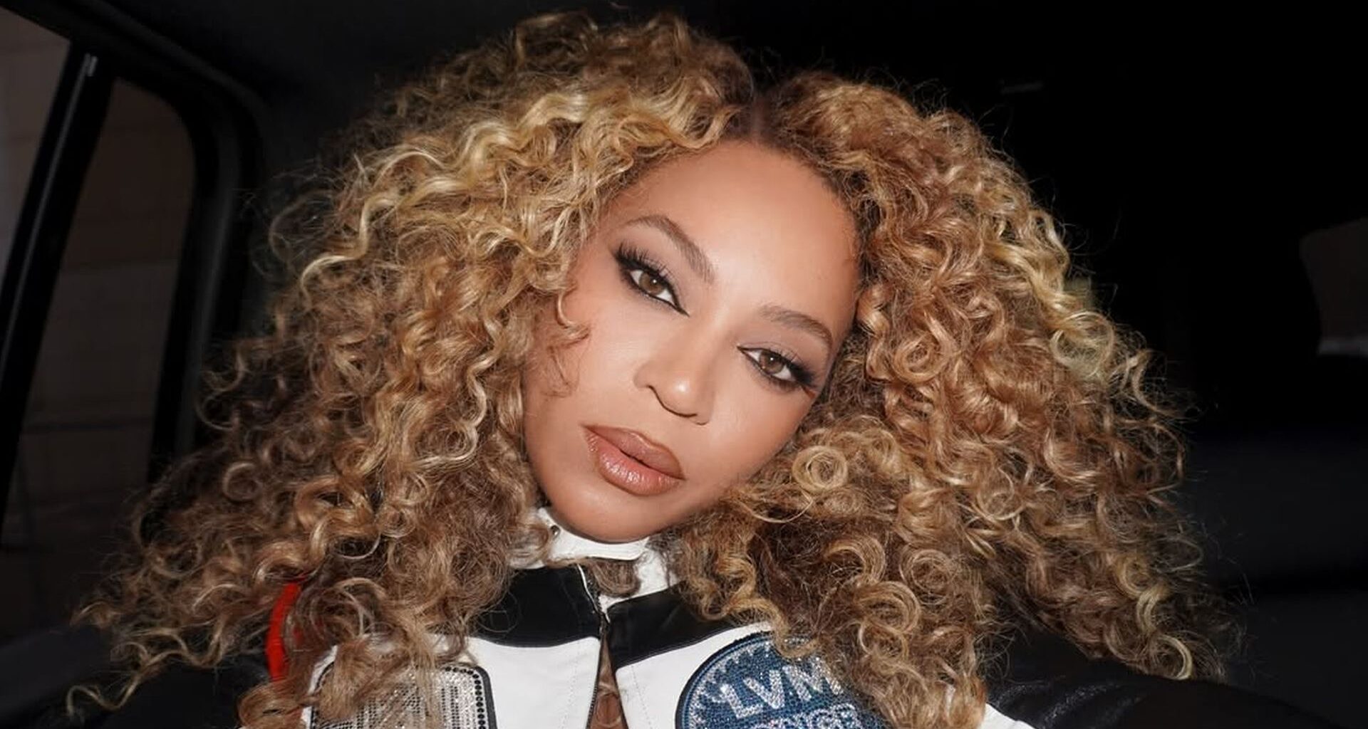 Sängerin Beyoncé auf einem selbst veröffentlichten Foto vom Las Vegas Grand Prix im November 2025