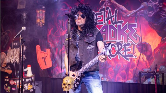 Metal Karaoke Massacre Stuttgart: Bei dieser Karaoke-Party darf nach Herzenslust gegrölt und gekreischt werden
