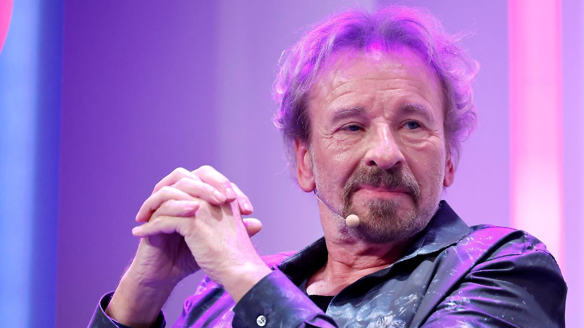 "Leben liegt in Gottes Hand": Thomas Gottschalk öffnet seinen Rentenbescheid