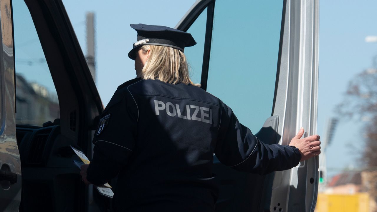 Polizei stoppt Transporter mit 1,3 Tonnen illegaler Pyrotechnik