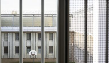 Häftlingen in Frankreich gelingt Flucht mit Säge und Laken