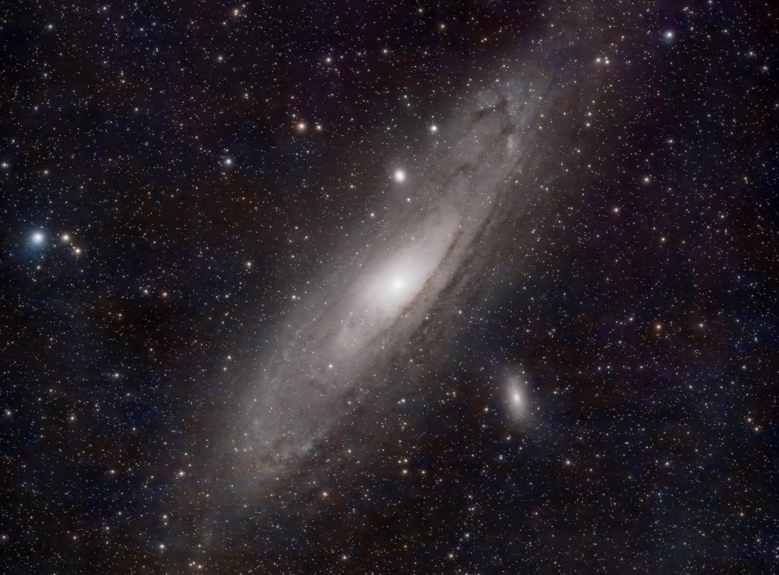 Im Universum muss es dunkle Materie geben, die Galaxien zusammenhält. Nur gesehen hat sie bisher niemand. (Archivbild)