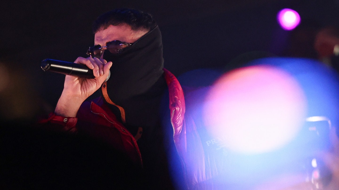 Nach Netflix-Doku: Jugendliche wollen Haftbefehl im Lehrplan