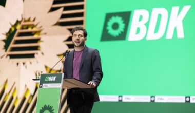 Grünen-Parteitag in Hannover: Felix Banaszak will soziale Frage beim Klimaschutz stärker betonen