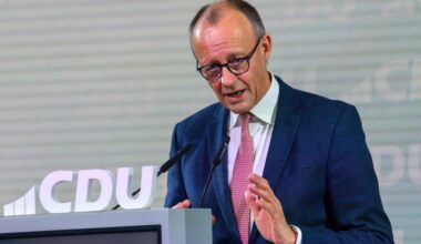 Automobilbranche: Merz: Werden an sturem Verbrennerverbot nicht festhalten