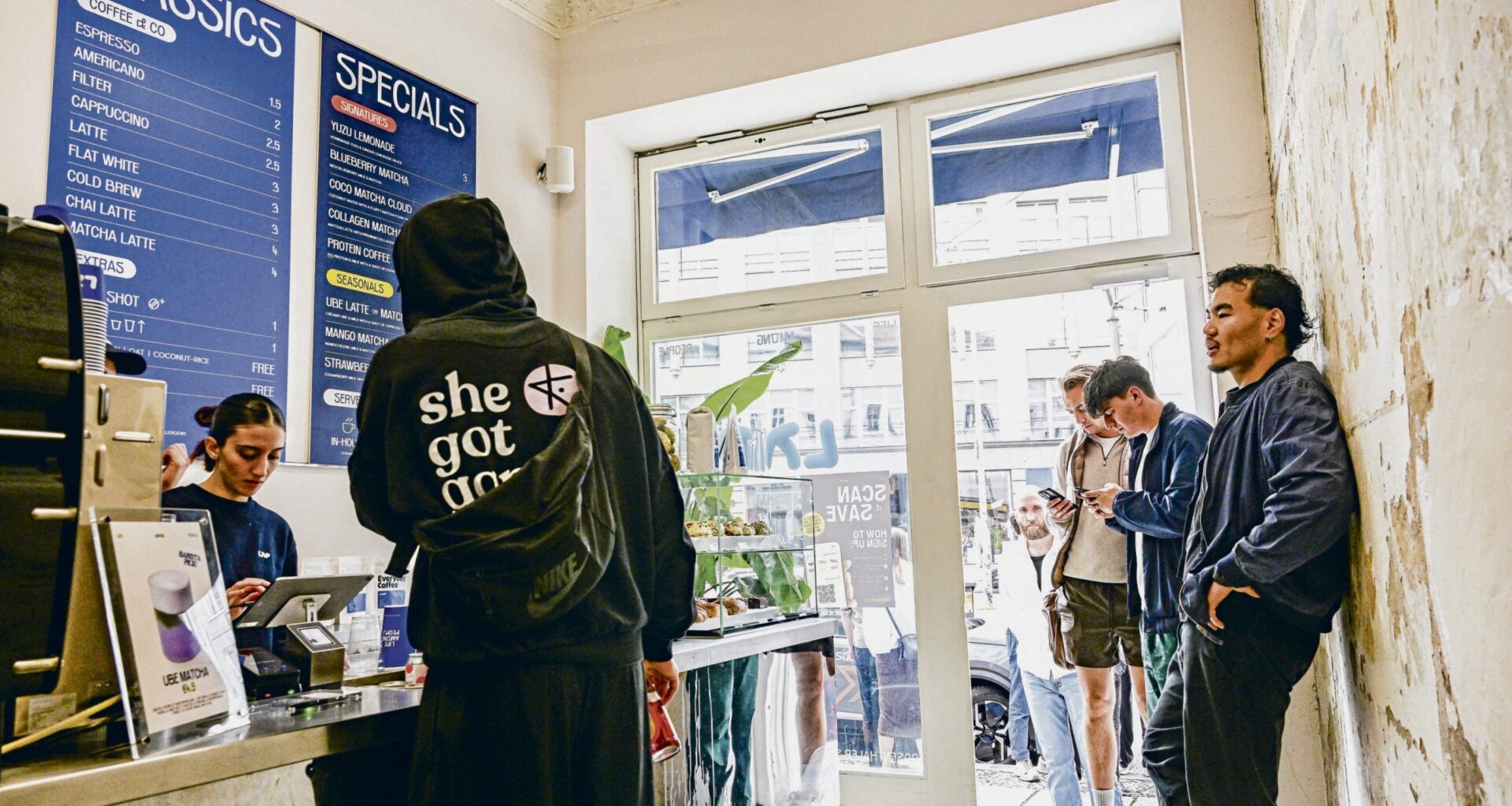 Kaffee-Kette – LAP in Berlin: Juristisch gegen Kritiker