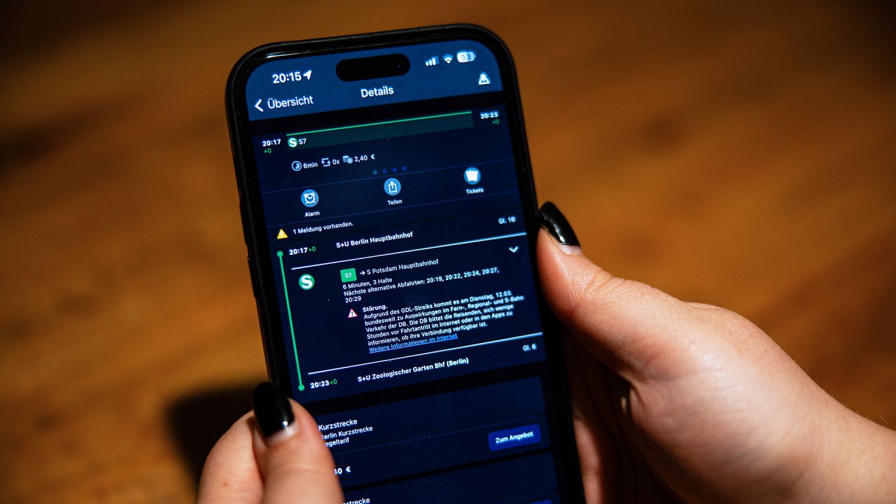 Warum die Apps von BVG, S-Bahn und VBB manchmal Quatsch anzeigen