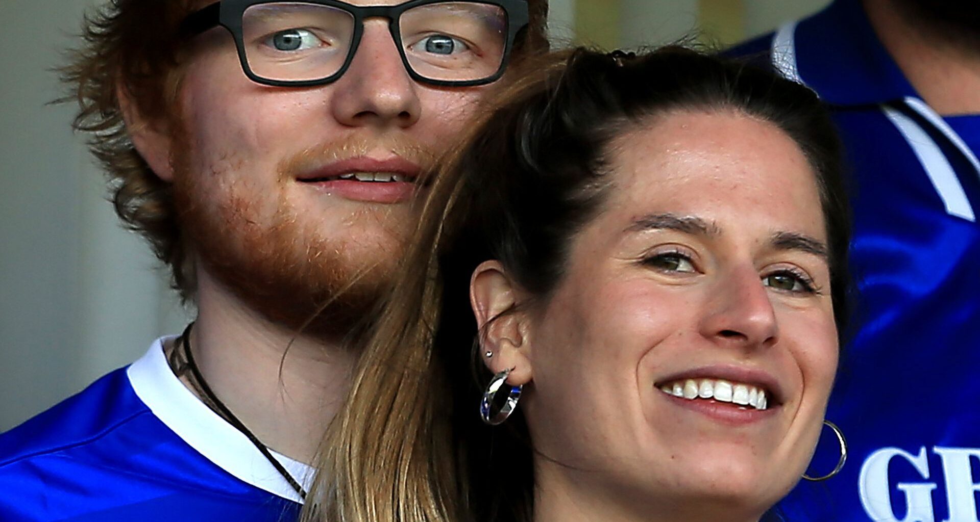 Ed Sheeran und seine Frau Cherry Seaborn bei einem Fußballspiel 2018