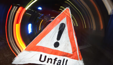 20.000 Euro Schaden nach Unfall an A 72 in Hartmannsdorf