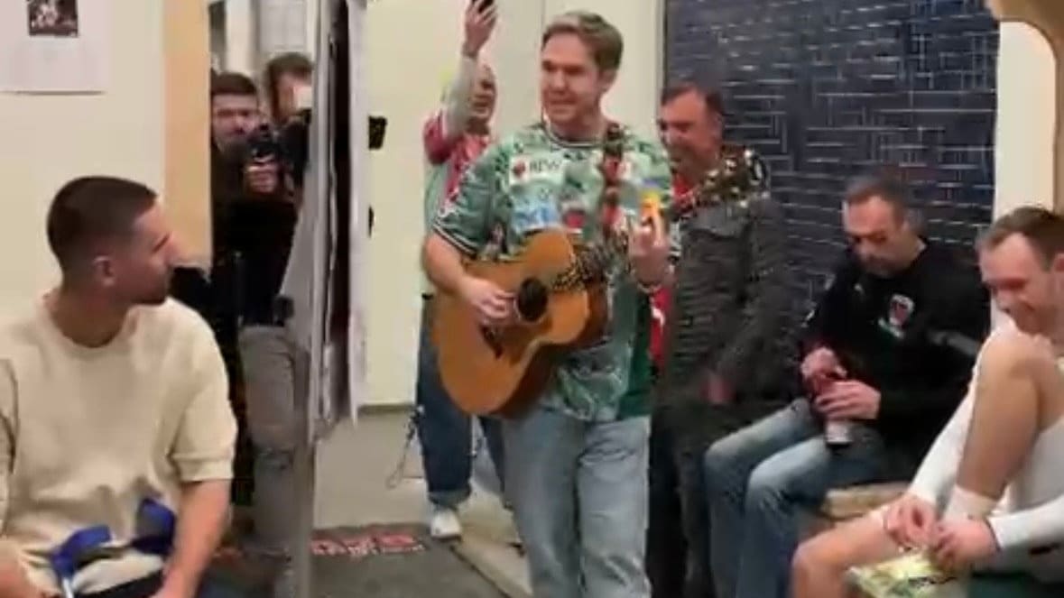 Überraschung für Füchse Berlin nach Sieg über Kiel: Kabinen-Party mit Wackelkontakt | Sportmix
