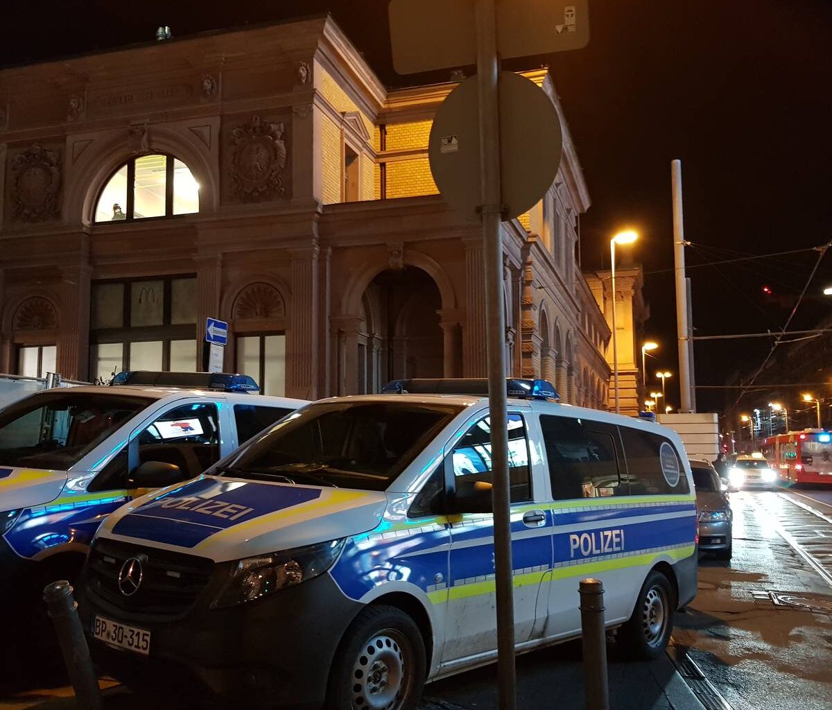 Erste Bilanz zur Messerverbotszone am Bonner Hauptbahnhof