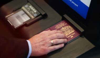 Großbritanniens Hafen Dover verschiebt neue EU-Grenzkontrollen für Touristenverkehr