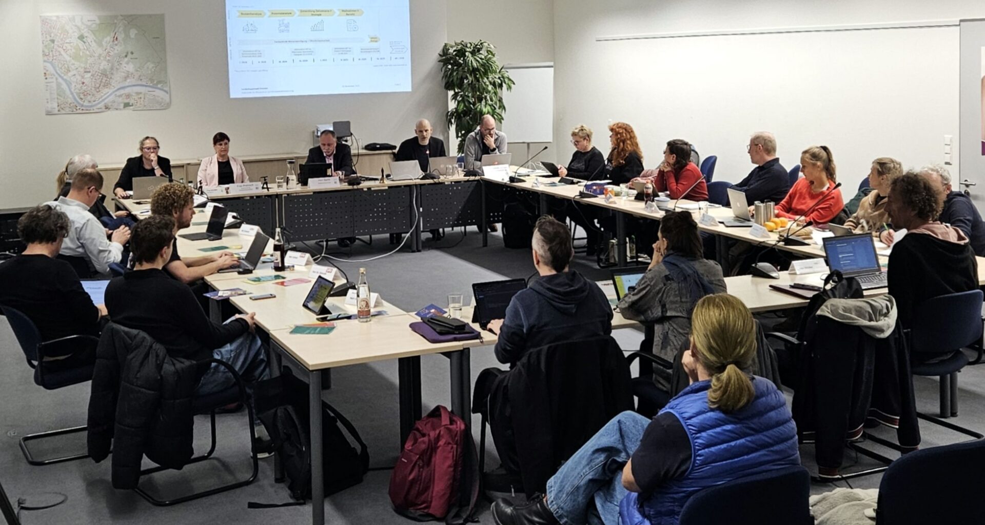 Sitzung des Stadtbezirksbeirates Neustadt - Foto: Anton Launer