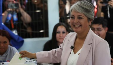 Präsidentschaftswahl in Chile: Linke Kandidatin und Rechtsaußen-Politiker ziehen in Stichwahl ein