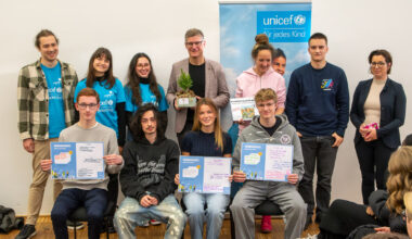 Oberbürgermeister Fuchs im Dialog mit Friedensschülern