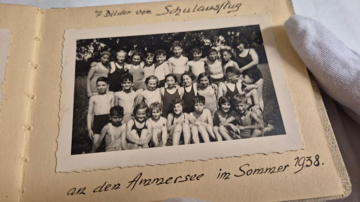 Fotoalbum von Fritz Levy kehrt nach Augsburg zurück