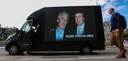 2025-07-28T090107Z_1926760783_RC2KVFAS4CHT_RTRMADP_3_USA-TRUMP-B