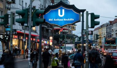 Roman: "Let’s talk about feelings": Beginnt ab 40 die "freudlosere Lebenshälfte"?