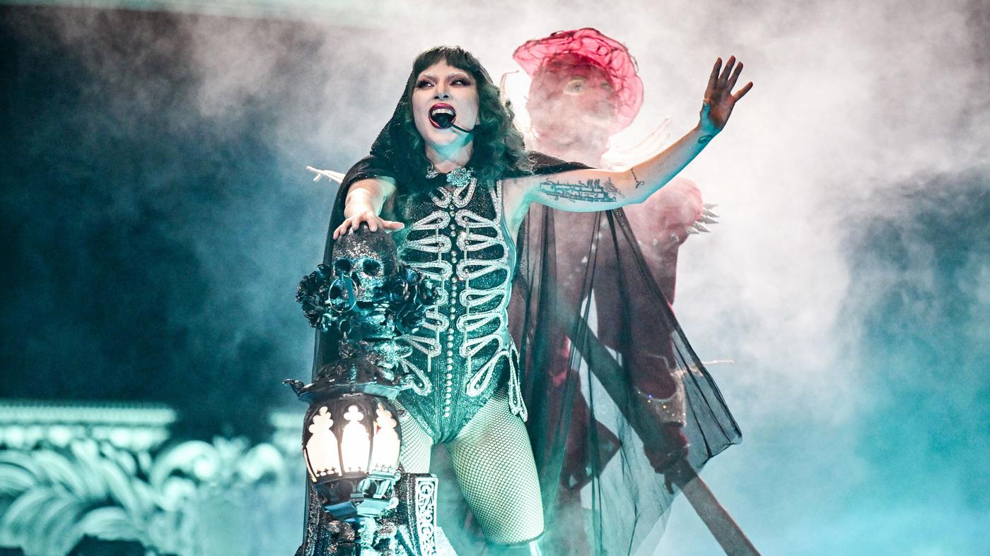 „Tanzt oder sterbt!“: Lady Gagas deutsche Anweisung wird zum Leitmotiv des Abends - Tagesspiegel