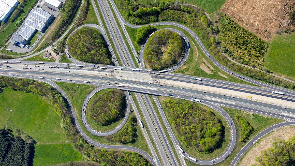 Frauenhände auf A45 entdeckt – Spur führt offenbar in Flüchtlingsheim