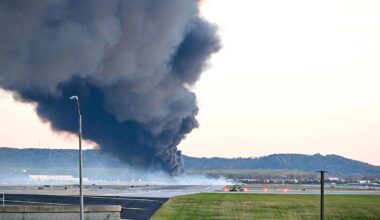 Kentucky: Explosion und Großbrand nach Absturz von Frachtflugzeug – Mehrere Tote und Verletzte