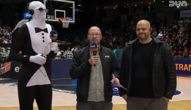 Bei Chemnitz-Sieg: Tiktok-Star im Slender-Man-Kostüm bei BBL-Spiel | Sportmix