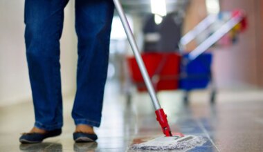 Razzia in München: Putzfirmen wird Menschenhandel, Zwangsarbeit und Steuerhinterziehung vorgeworfen - München