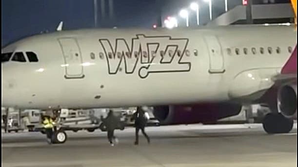 Sicherheits-Eklat am Flughafen Köln/Bonn: Passagiere stürmen Rollfeld | Regional