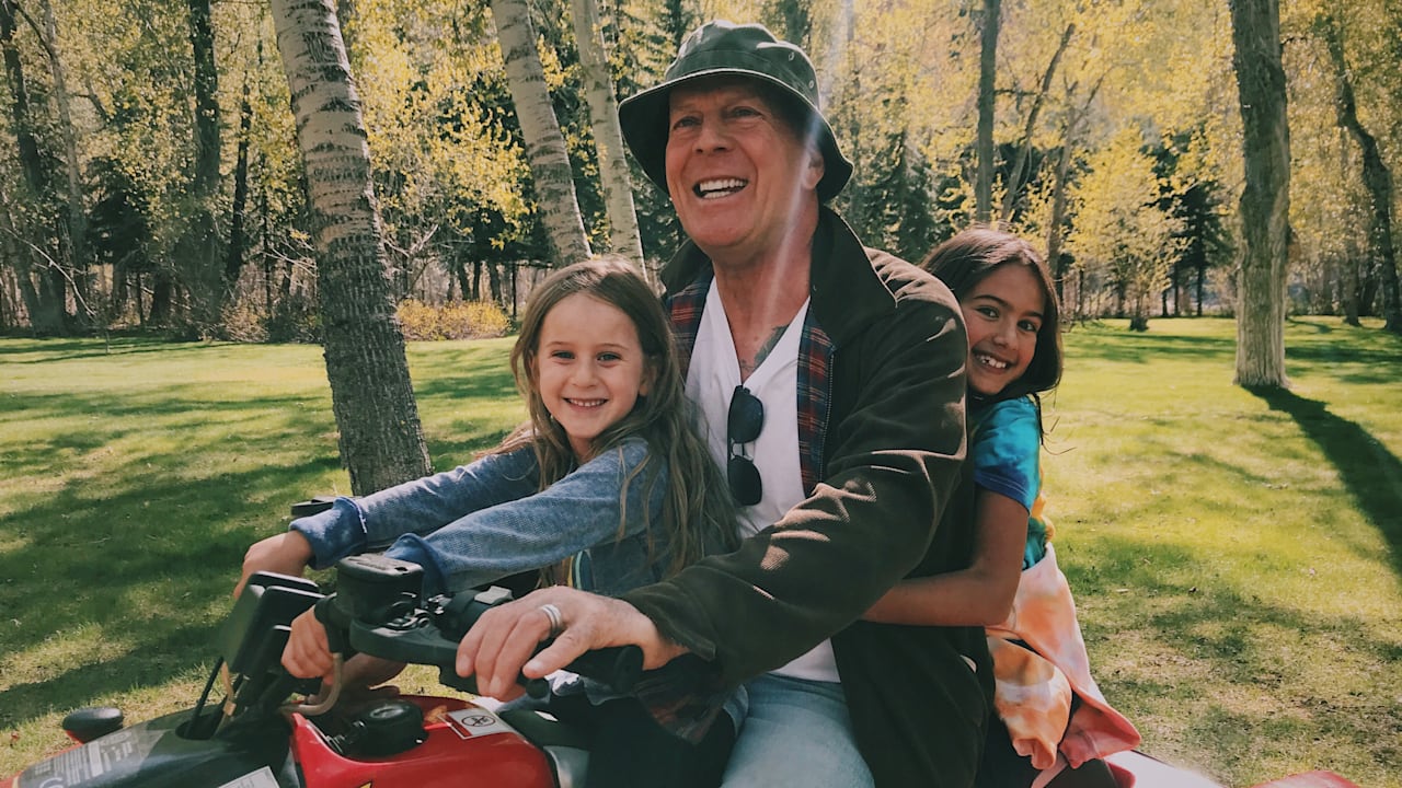Bruce Willis: So gehen seine Töchter (11, 13) mit seiner Demenz um | Unterhaltung