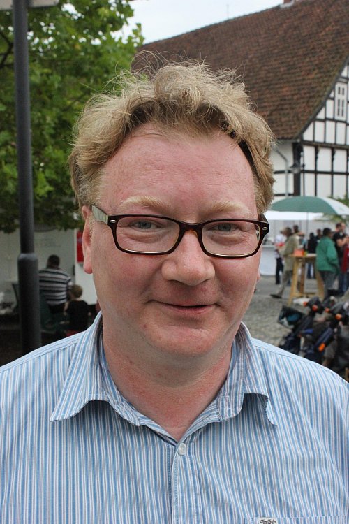 Ralf Sommermann organisiert seit vielen Jahren das Stadtfest "Dissen skurril". - © HK-Archiv