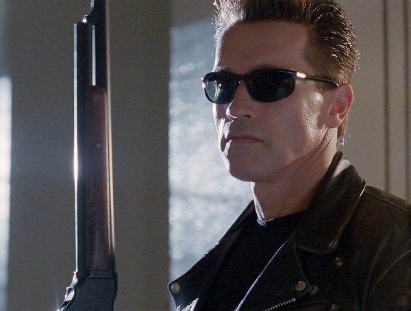 Arnold Schwarzenegger 1991 als Terminator im zweiten Teil der Sciene-Fiction-Reihe von Regisseur James Cameron. - © IMAGO/Capital Pictures