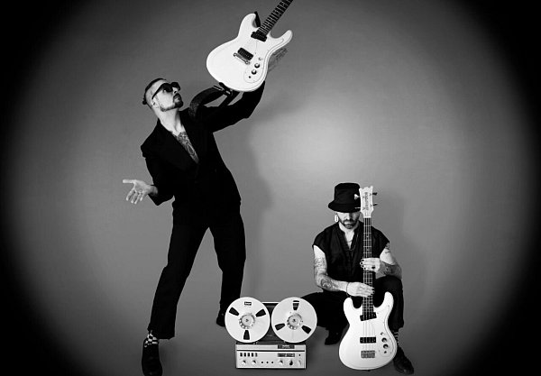 Cody Barcelona und Ian Volt sind "Twin Noir" - sie lieben es etwas düster - © Florian Kehbel