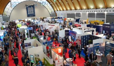 Jobmesse Bielefeld 2025: 120 Arbeitgeber, Bewerbungscheck und Profi-Fotos