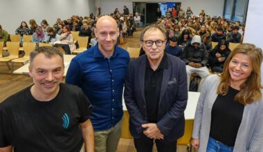 Ex-Armine Ewald Lienen gibt jungen Bielefeldern wichtige Tipps mit auf den Weg gibt