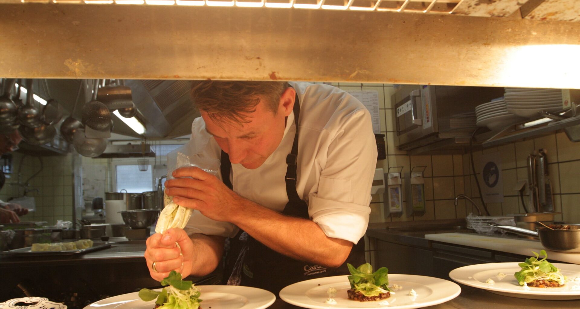 Haller Koch entdeckt Traditionsprodukt neu: „Make Blutwurst sexy again!“ | Haller Kreisblatt