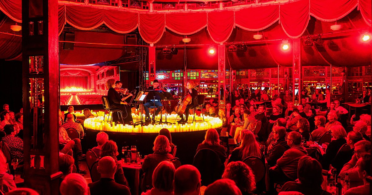 Erste Weihnachtsmärkte, Spiegelzelt-Konzert und Comedy: Die Wochenendtipps für OWL