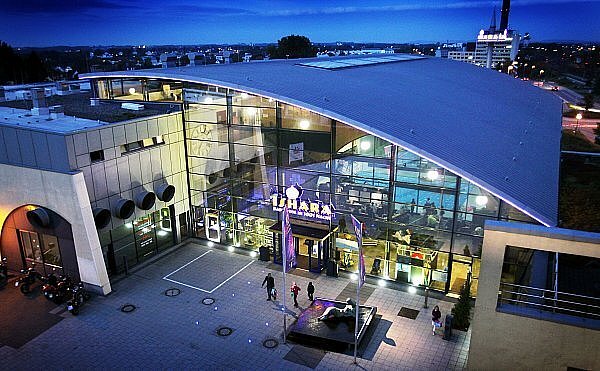 Das Ishara in Bielefeld bietet Familien Spaß und Bewegung – ideal für einen aktiven Ausflug in der Weihnachtszeit. - © Sarah Jonek