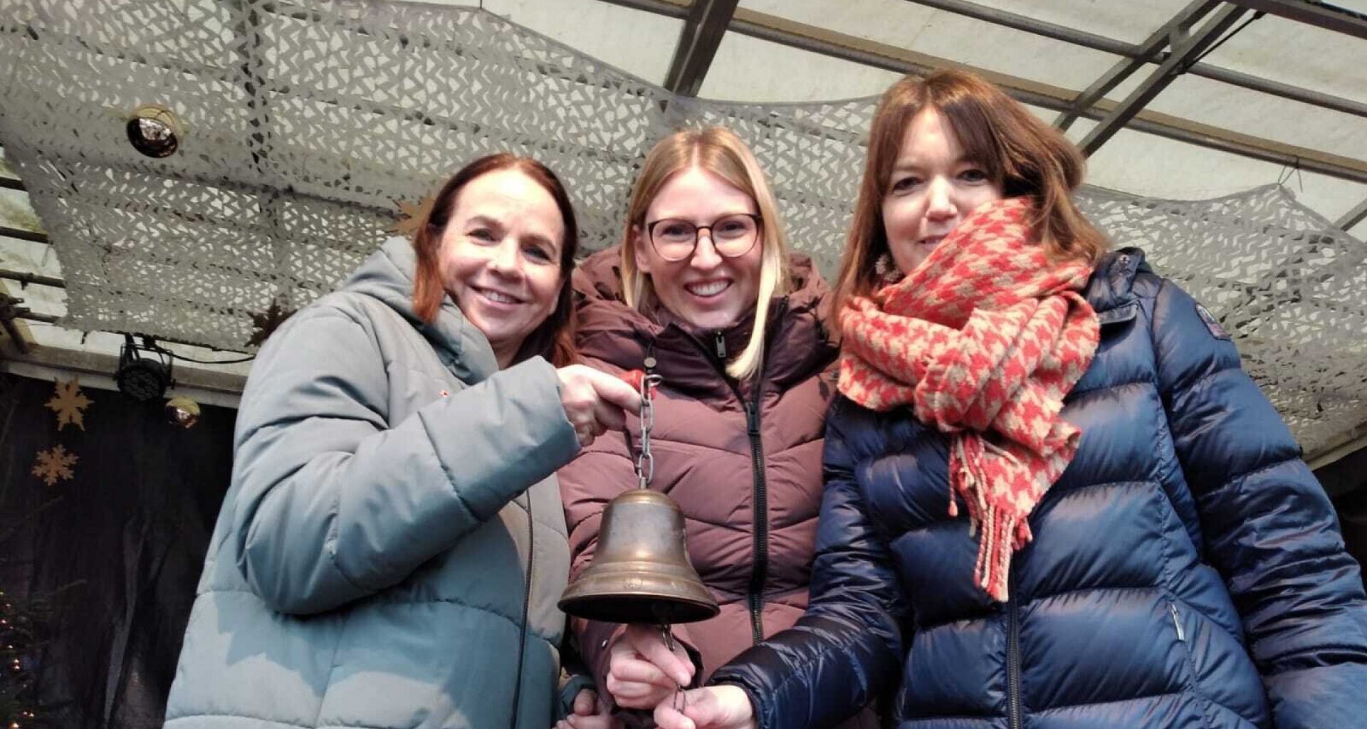Auftakt für den Weihnachtsmarkt in Steinhagen: Buntes Budendorf eröffnet | Haller Kreisblatt
